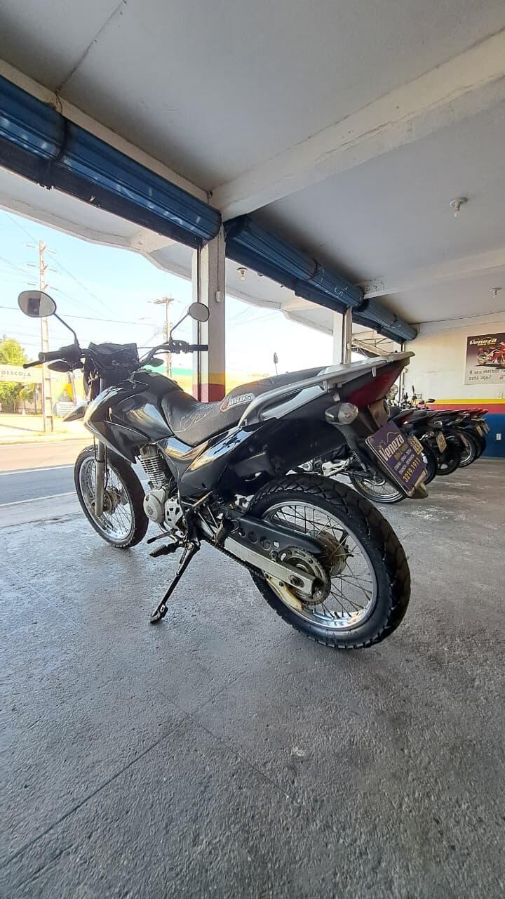 HONDA BROS 125 ES TRASEIRA ESQUERDA